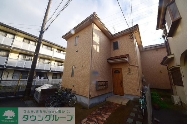 キャメル草加氷川町の物件外観写真